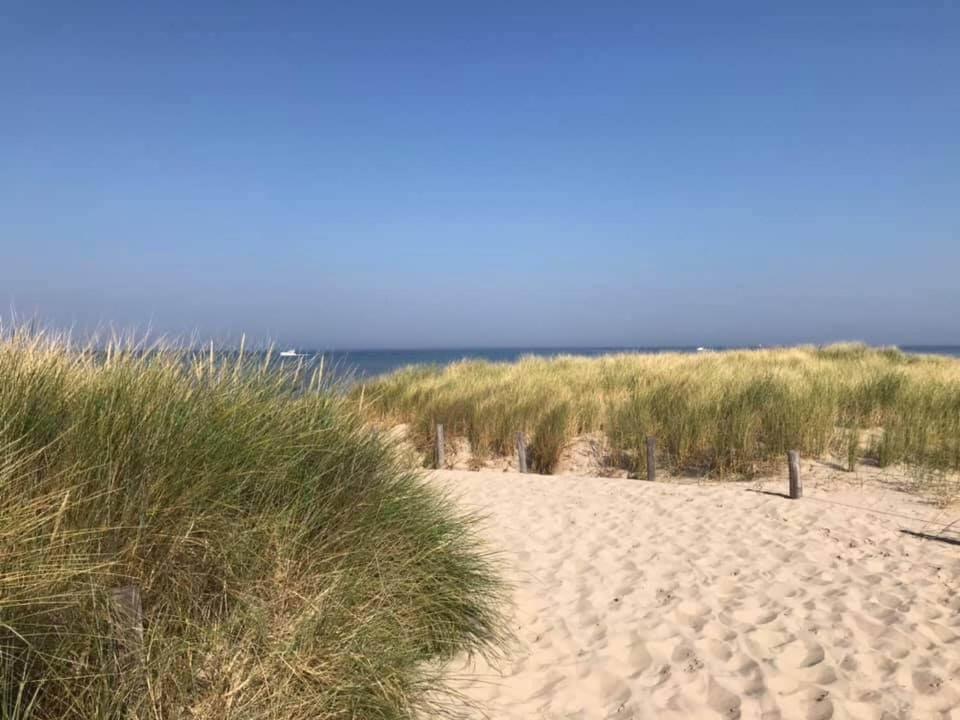 Strandhuis De Zon - Recreatiepark De Watersnip Petten Extérieur photo